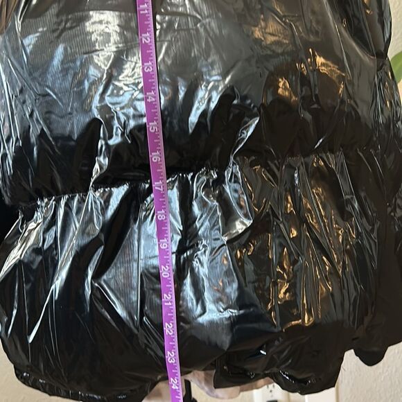 Cropped Puffer Jacket, size M - Picture 11 of 13